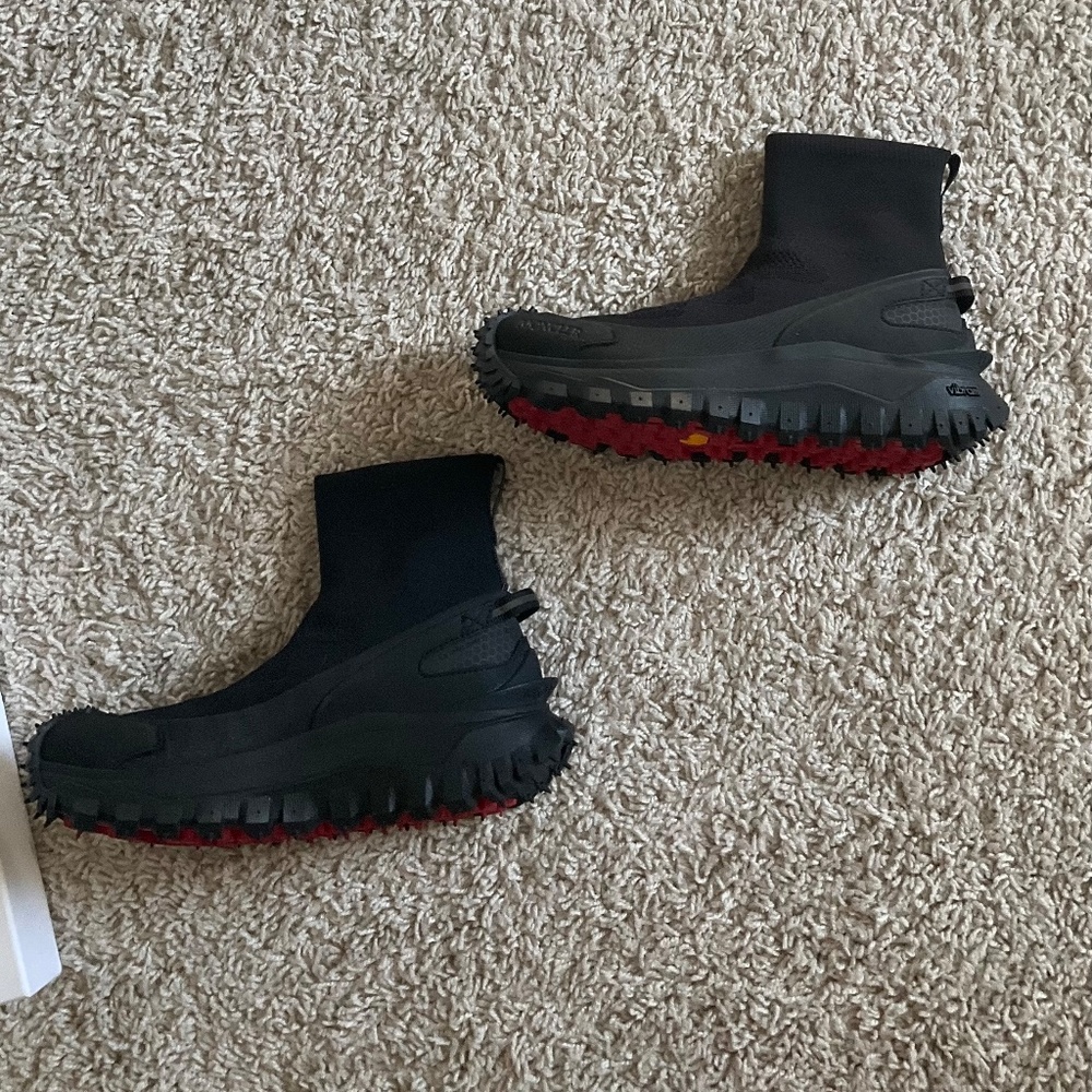 MONCLER TRAIL GRIP LUNAROVE LOW-TOP SNEAKERS. SIZE 36 IT (6 US). COLOR: BLACK. - Picture 8 of 16